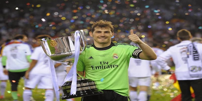 Iker Casillas – Thủ thành huyền thoại của làng bóng đá TBN 2 Những thành tích của cầu thủ người Tây Ban Nha tại Real Madrid